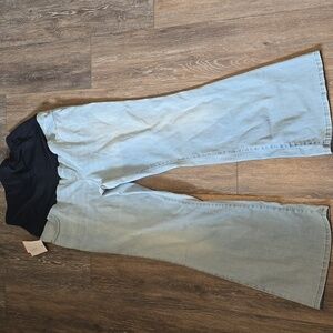 Ingrid & Isabel Women's Size 16 Maternity Flare Light Blue Jeans New w/ Tags!